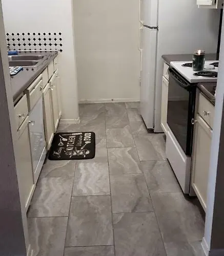 Cozy Condo2